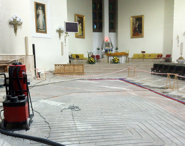 Ogrzewanie podłogowe w kościele w Legionowie